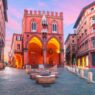 Per cosa è famosa Bologna? Dai monumenti al buon cibo, i motivi per amarla